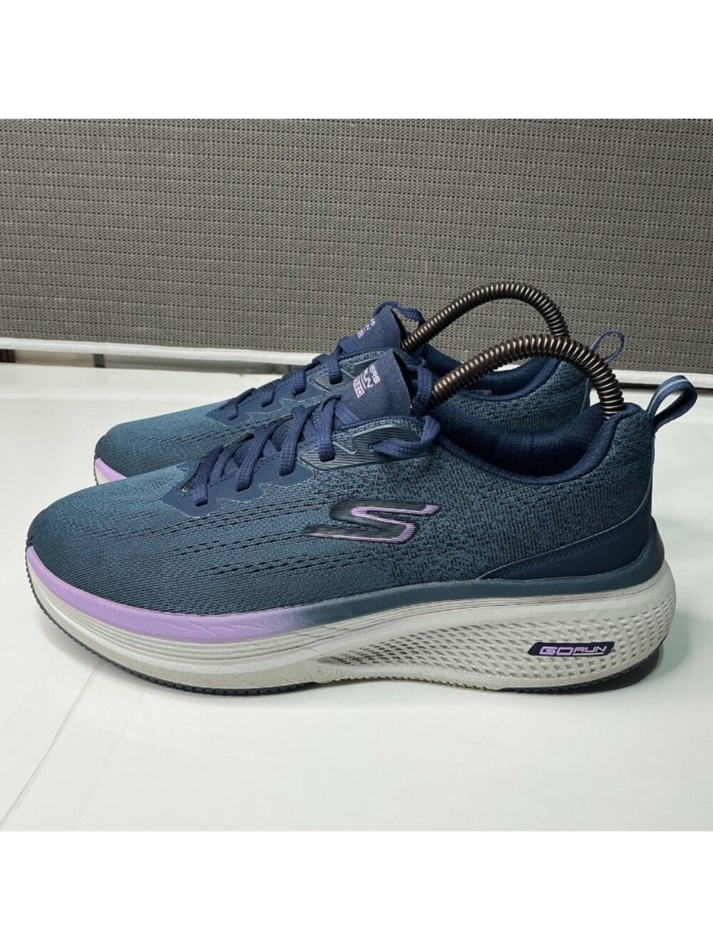 Skechers Go Run Elevate 2.0 Women's Running Shoes Sz 9.5 Navy Purple Lightweight